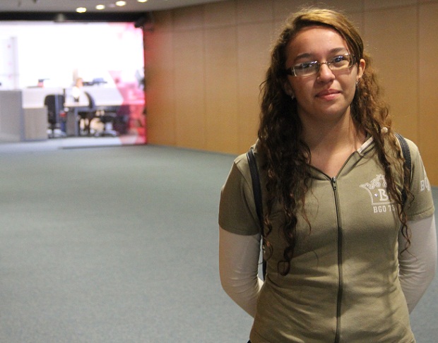 A aluna da Escola Estadual Paschoal Comanducci ajudará a definir o plano de desenvolvimento do Projeto Ouvidor Jovem. Foto: Hudson Menezes ACS/SEE