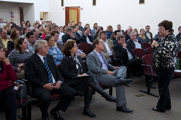Secretária se reuniu com 30 prefeitos dos municípios da microrregião do Circuito das Águas. Foto: Amanda Lelis ACS/SEE