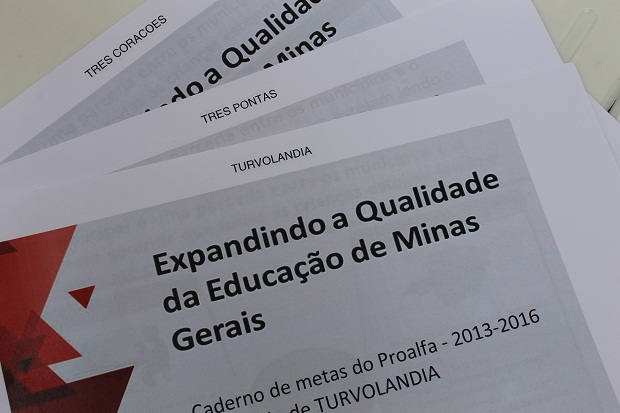 Caderno estabelece metas para o período de 2013 a 2016. Foto: Geanine Nogueira ACS SEE