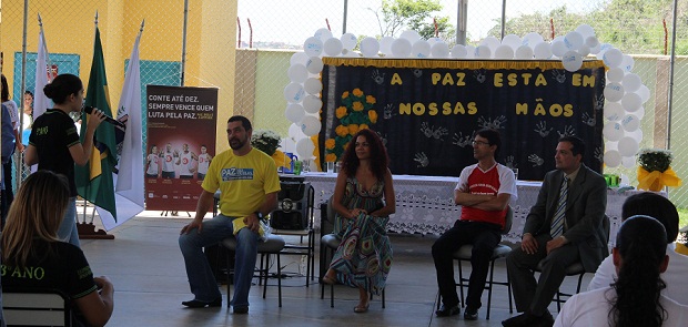 O Forpaz realizado na Escola Estadual Ephigênia de Jesus Werneck também contou com uma roda de conversa sobre o tema ‘Escola e Paz’. Crédito: Hudson Menezes ACS SEE