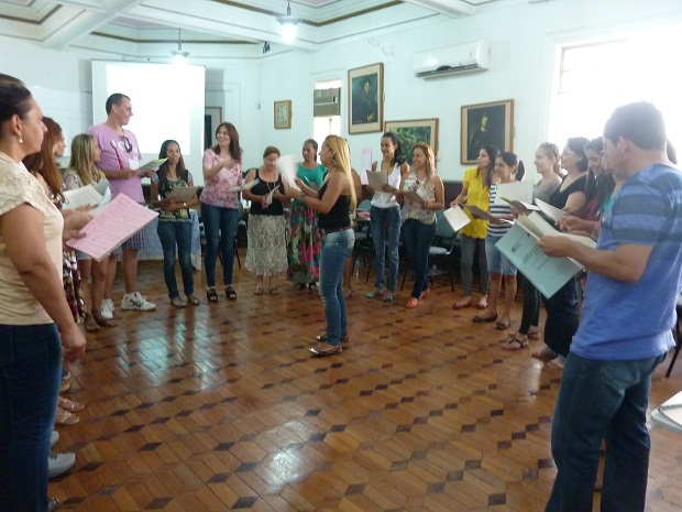 Além do momento presencial, o curso tem formação online, totalizando uma carga horária de 120 horas/ aula. Foto: Nieves Aparicio