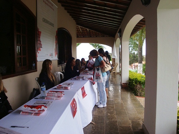 Educadores durante o credenciamento para a 2ª edição do Congresso. Crédito: Icléa Penteado