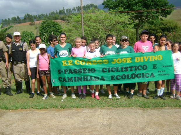 Na Escola Estadual Cônego José Divino ‘5º Passeio Ciclístico e Caminhada Ecológica’ marcaram o início das comemorações da Festa da Primavera. Foto: Arquivo escola 