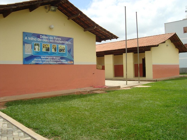 Obra de reforma geral da Escola Estadual Terezinha Pereira, Dores do Turvo, foi inaugurada na última semana. Crédito: Arquivo da Escola