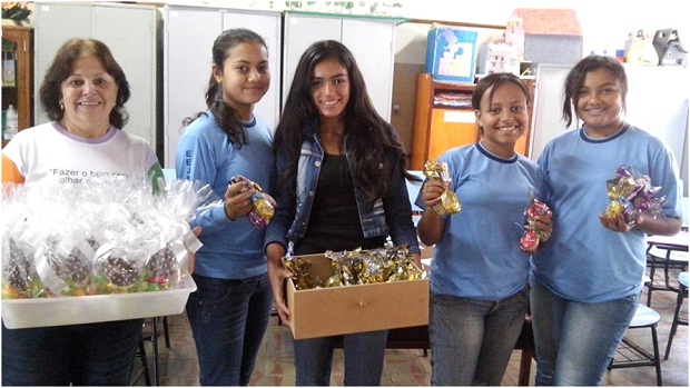 O projeto das alunas da Escola Estadual Juscelino Benedito de Araújo colocaram em prática o que aprenderam nas aulas de Empreendedorismo e Gestão. Foto: Arquivo da Escola