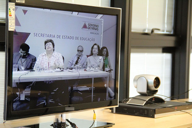 Videoconferência com os diretores das Superintendências Regionais de Ensino foi realizada nesta sexta-feira. Crédito: Hudson Menezes ACS SEE