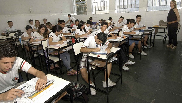Alunos da Escola Estadual Dona Antonia Valadares, em Divinopolis. Crédito: Lucia Sebe Secom MG