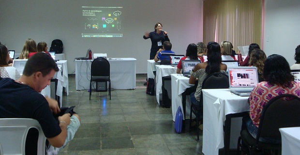 Educadores puderam escolher três minicursos para participar durante o encontro. Crédito: Divulgação Magistra