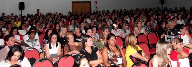 Cerca de 600 educadores de todas as regiões do Estado participam do encontro “Conhecendo e Compartilhando Experiência II”. Crédito: Divulgação Magistra 