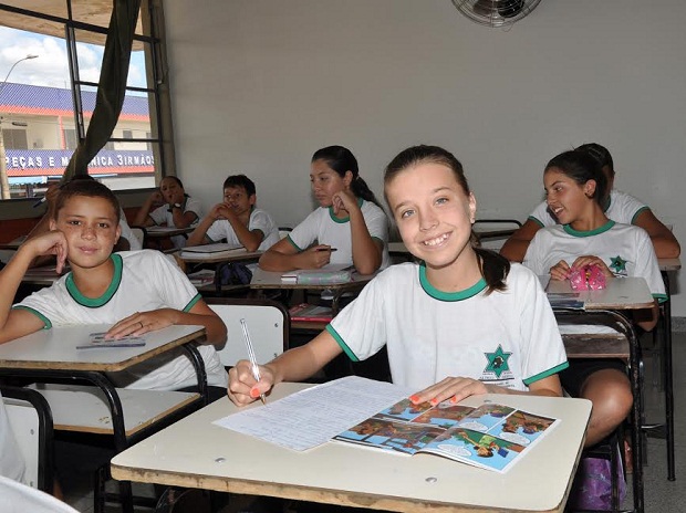 Aluna Laura Pereira Vieira, da Escola Estadual Alírio Herval, no município de Coromandel, também está entre os estudantes mineiros vencedores do Programa Chuá - Crédito - Foto Stúdio União