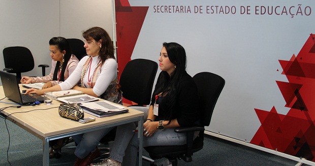 Em videoconferência, analistas da Secretaria de Estado de Educação orientam regionais de ensino sobre ações ligadas ao esporte na escola. Crédito: Hudson Menezes ACS SEE