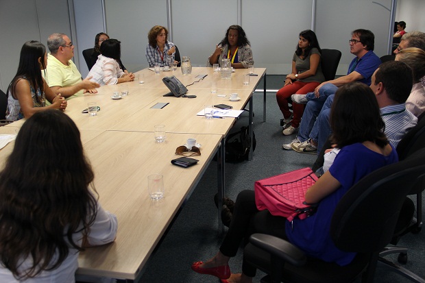 Representantes pediram a revisão dealguns pontos relacionados à habilitação dos intérpretes de Libras que serão selecionados  no concurso da Secretaria. Foto: Lígia Souza ACS/SEE