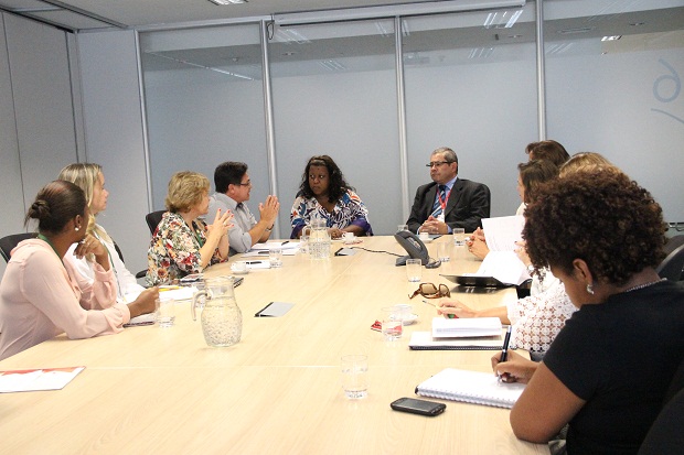 Representantes das Apaes apresentaram, entre outras coisas, a estrutura da entidade.Fotos: Geanine Nogueira ACS/SEE 