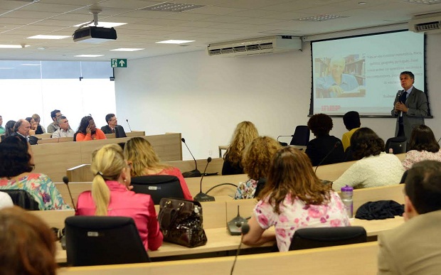 ‘Por uma educação relevante e concretizada’ foi ministrada aos servidores da educação nesta sexta-feira.  Palestra Foto:Carlos Alberto / Imprensa – MG