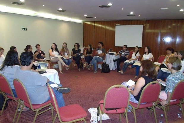 Encontro voltado à formação de educadores que atuam com o Ensino Médio terminou hoje. Crédito: Divulgação PNEM UFMG UEMG