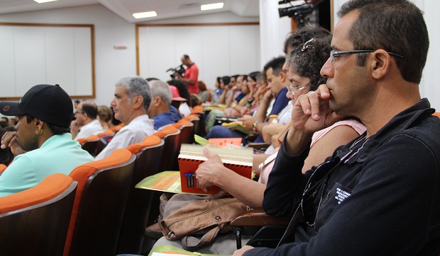 Alunos, professores e pesquisadores que atuam com o Ensino Médio marca presença no encontro. Crédito: Hudson Menezes ACS/SEE