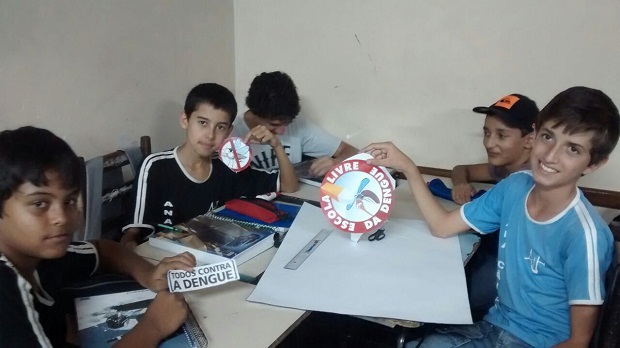Na Escola Estadual Comendadora Ana Cândida de Figueiredo, o trabalho contra a dengue envolveu todos os 1,2 mil alunos. Foto: Arquivo da Escola