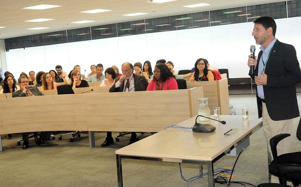 Palestra foi proferida pelo secretário de Articulação com os Sistemas de Ensino, do Ministério da Educação (MEC), Binho Marques. Foto: Osvaldo Afonso Imprensa MG