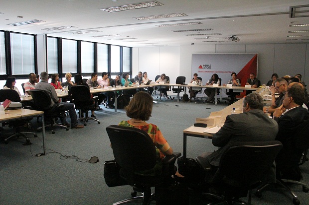 Secretária Macaé Evaristo participou de sua primeira reunião como presidente do Fórum. Foto: Geanine Nogueira ACS/SEE