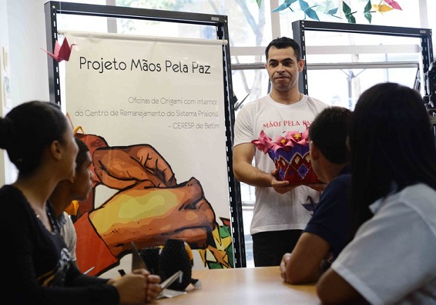 Arte milenar japonesa de dobraduras de papel combina habilidade e criatividade. Foto:Carlos Alberto/Imprensa MG