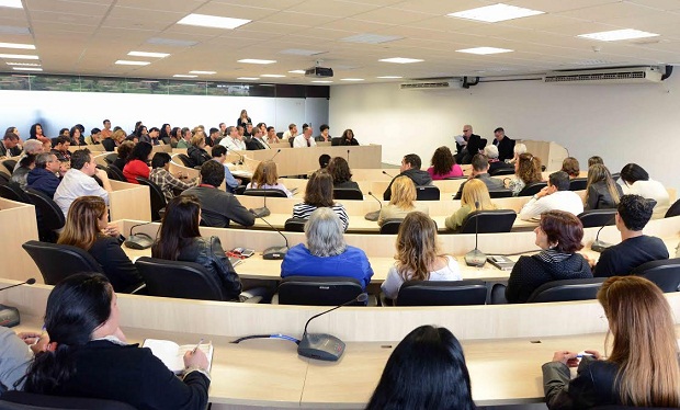 Ciclo de debate desta sexta-feira trouxe como tema: “Gestão Democrática, Participação Popular e Controle Social”. Crédito: Carlos Alberto / Imprensa – MG 