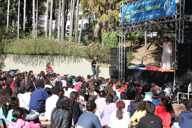 Estudantes também participaram de contação de histórias. Foto: Geanine Nogueira ACS/ SEE