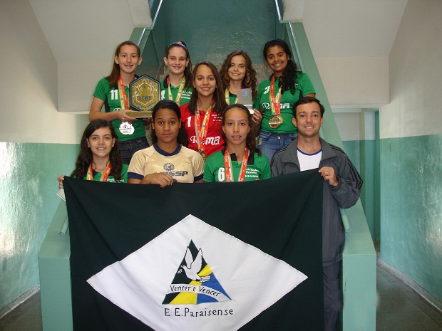 Em 2014, equipe de fustal da Escola Estadual Paraisense conquistou medalha de ouro nos Jogos Escolares de Minas Gerais. Foto: Arquivo da Escola
