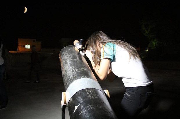 Estudantes tiveram a oportunidade de observar os astros durante aula. Foto: Zirlene Lemos ACS/SEE