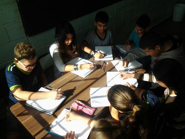 Na Escola Estadual Eduardo Senedese, os alunos se prepararam para a competição em atividades em grupo. Foto: Arquivo da Escola
