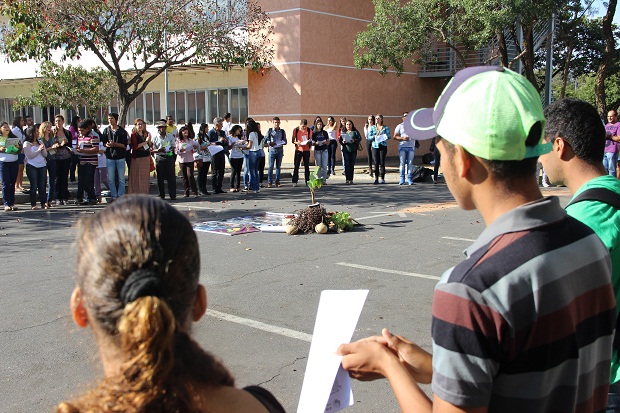 No início do encontro, participantes lembraram costumes, conquistas e desafios da população do campo. Crédito: Hudson Menezes ACS/SEE