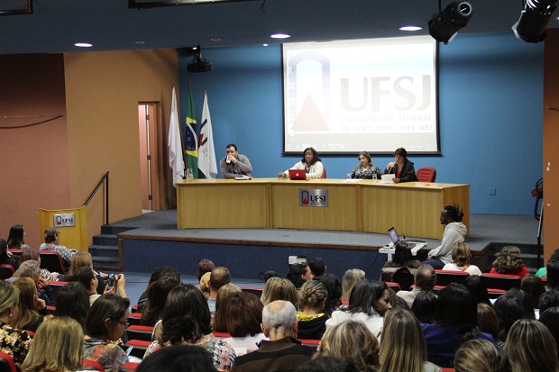 A iniciativa é voltada a 120 professores de escolas estaduais das Superintendências Regionais de Ensino de São João del-Rei e de Barbacena. Hudson Menezes ACS/SEE