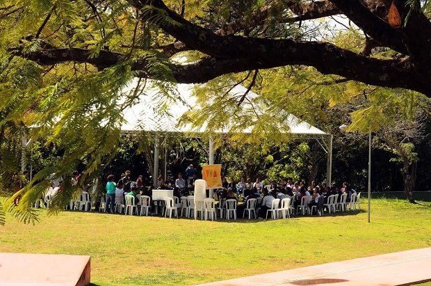 Divididos em rodas de conversas, estudantes e professores irão discutir durante todo o dia o que a escola tem positivo e o que precisa melhorar. Crédito: Osvaldo Afonso Imprensa/MG