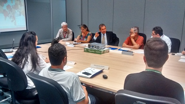 Em reunião, foi analisada a demanda de servidores e a oferta de cursos para 2016. Foto: Andréa Hespanha ACS/SEE