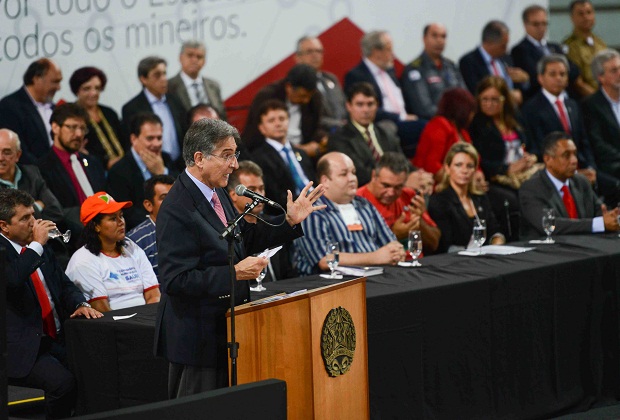Governador Fernando Pimentel discursa durante instalação do Fórum Regional de Governo, em Uberlândia. Foto: Gil Leonardi/Imprensa MG