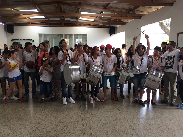 A fanfarra chamou a atenção dos transeuntes na região do Barreiro. Foto: Arquivo ACS/SEE