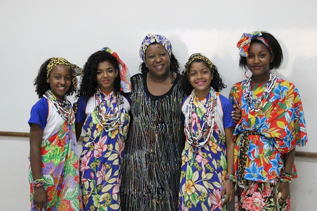 Durante o evento, foi assinado o ato de criação da Superintendência de Promoção de Igualdade Racial da Prefeitura de Araguari. Foto: Carla Kreefft ACS/SEE