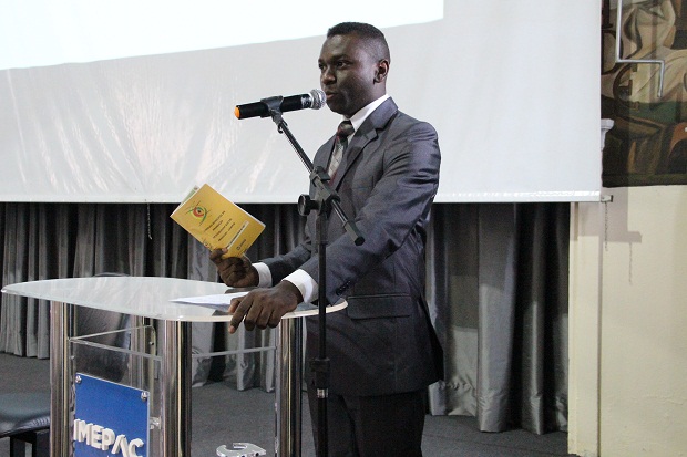 Na segunda-feira também foi lançado o Caderno Informativo Número 1, que tem por objetivo socializar informações sobre o racismo, o preconceito e a discriminação. Foto: Carla Kreefft ACS/SEE