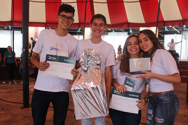 Estudantes da Escola Estadual Padre João de Mattos Almeida foram premiados em primeiro lugar na categoria ensino médio com o trabalho 