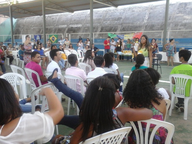 Em Almenara, cerca de 100 estudantes e 100 professores participaram do roda de conversa. Foto: Carla Kreefft ACS/SEE