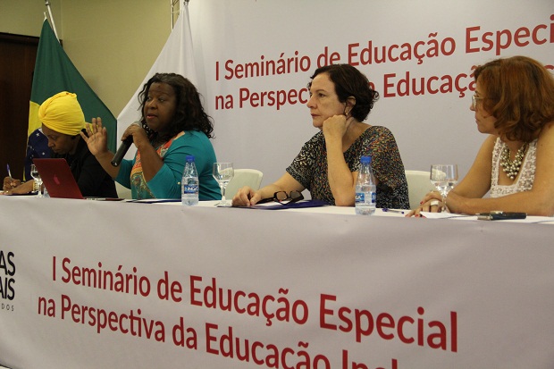 A secretária de Estado de Educação, Macaé Evaristo, participou da abertura do evento, em que falou sobre o desafio da educação especial inclusiva. Foto: Andréa Hespanha ACS/SEE