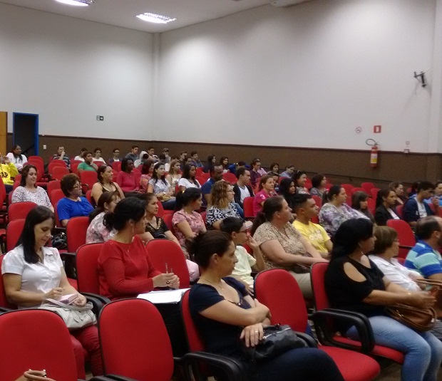 O evento contou com a participação de professores, diretores, especialistas e estudantes da rede estadual. Foto: Divulgação.