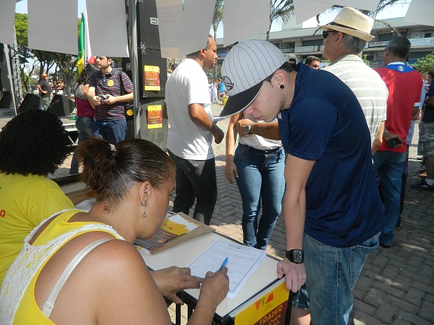 Os interessados em retomar os estudos em 2016 deverão preencher, até o dia 30 de novembro, um formulário do VEM neste neste site. Foto: Mônica Profeta ACS/SEE