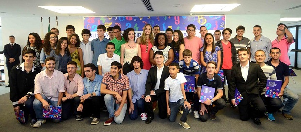 Alunos medalhistas foram premiados durante cerimônia realizada na Cidade Administrativa. Foto: Marcelo Sant Anna/Imprensa MG
