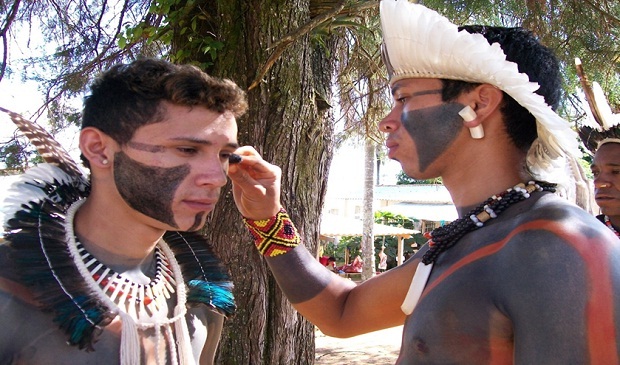 Alunos da comunidade Indígena Xucuru Kariri Warkanã de Aruanã. Crédito: Arquivo SRE Poços de Caldas