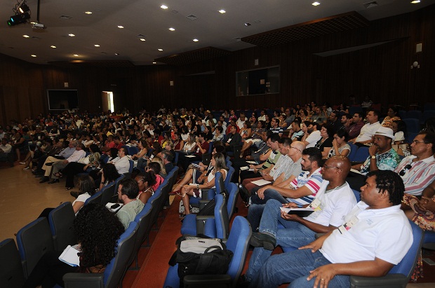 Encontro reuniu mais de 300 gestores e professores das 47 Superintendências Regionais de Ensino.  Foto: Osvaldo Afonso / Imprensa SEGOV