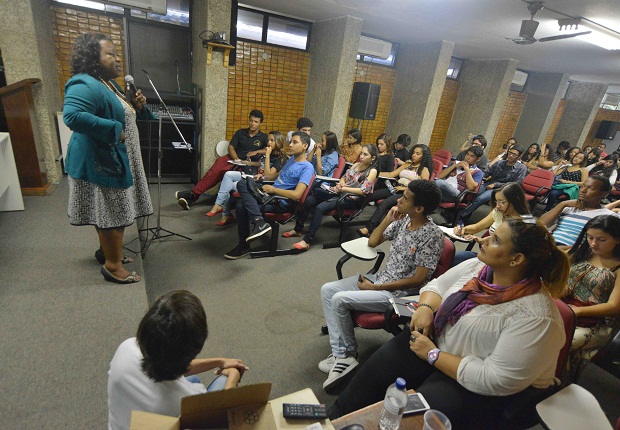 A reunião tem por objetivo discutir a proposta para o Encontro, a partir dos eixos da Virada Educação Minas Gerais 2016. Foto: Carlos Alberto - Imprensa/MG