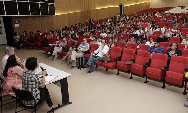 A adesão espontânea e a construção de projetos específicos para cada escola são premissas do Piebes. Foto: Foca Lisboa / UFMG