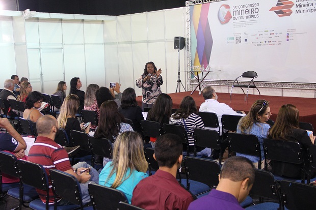 Secretária falou sobre a Educação Integral. Foto: Elian Oliveira/ACS-SEE