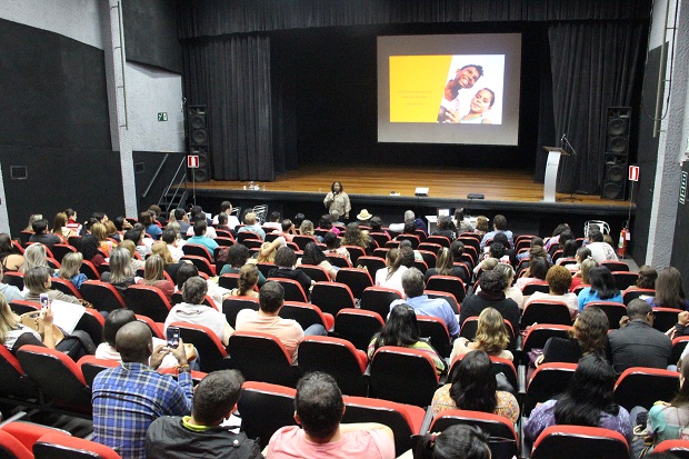 O auditório do Centro Cultural Humberto Mauro, em Cataguases, ficou lotado. Foto: Elian Oliveira/ACS-SEE