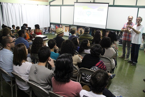 O cineclube da Escola Marieta Teixeira Soares foi o primeiro de 12 a serem inaugurados nas escolas da SRE/Leopoldina. FOto: Elian Oliveira/ACS-SEE